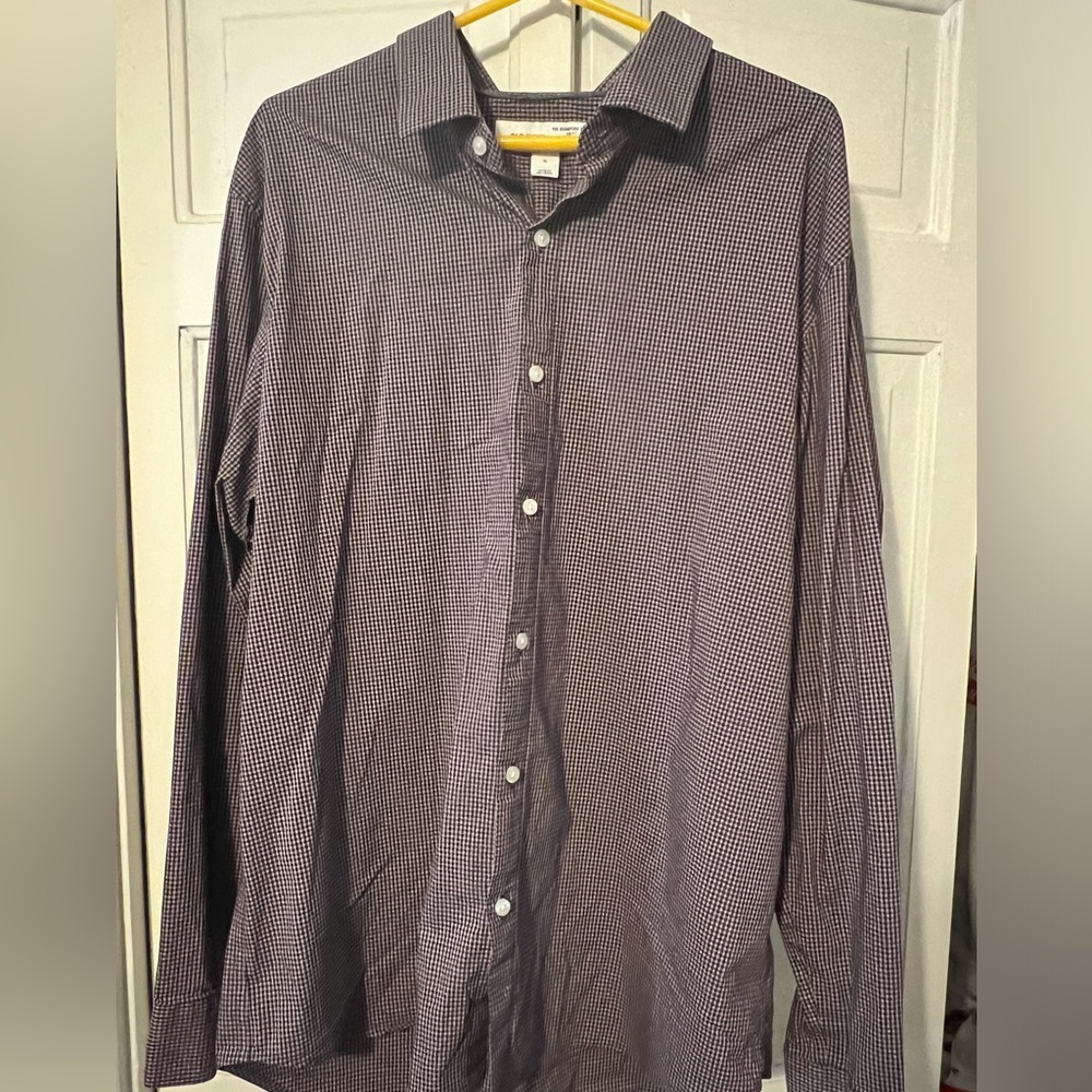 Old Navy Men’s Button Down Dress Shirt